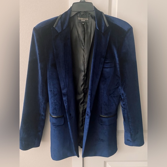 Men’s Velvet  Slim Fit One Button Blazer - Picture 2 of 3